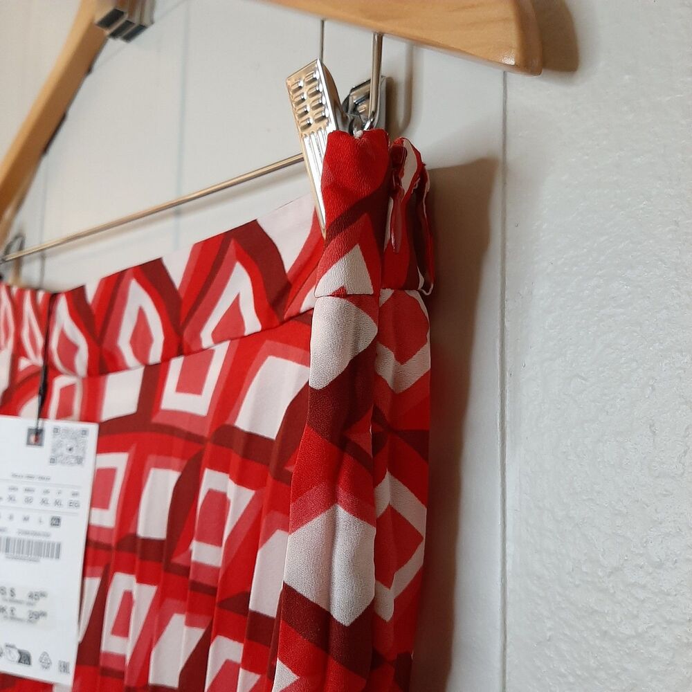 NEW Zara Red Geometric Print Mini Skirt Size XL Juniors Pleated Lightweight - Picture 7 of 9